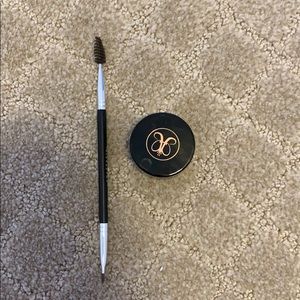 Anastasia Beverly Hills Dipbrow Pomade + spoolie